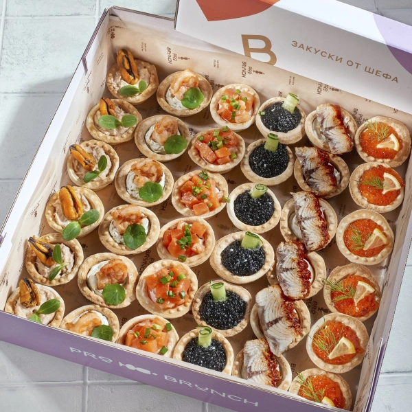 Платтер праздничных закусок 