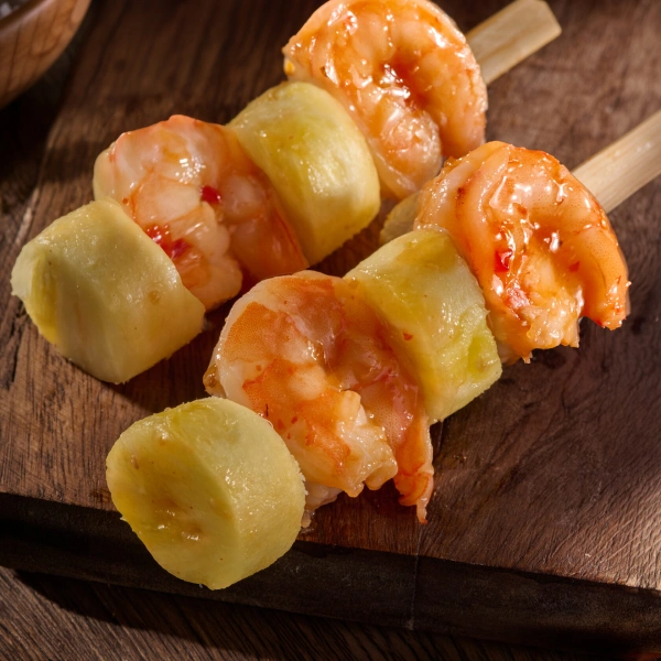 Шашлычок с тигровой креветкой и ананасом